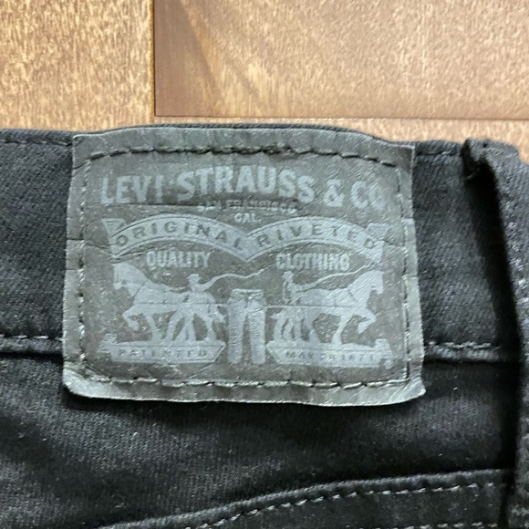 Black Levi’s skinny jeans - Picture 4 of 4
